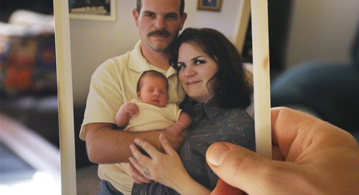 Man Walks into His Fiancée’s Grandmother’s House and Sees His Childhood Photo – Story of the Day