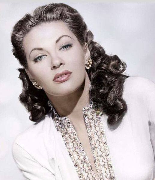 Yvonne De Carlo gave up acting after a tragic incident